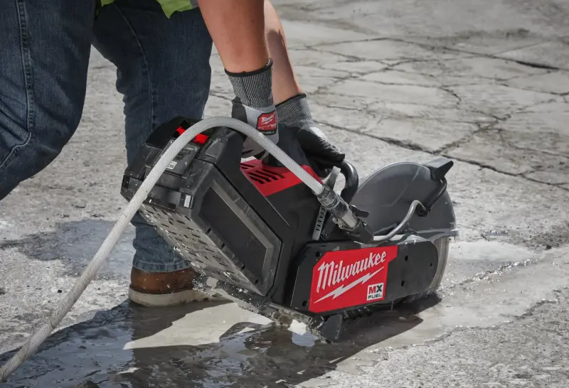 Aku rozbrušovací pila Milwaukee MX FUEL MXF COS350G2-802 (350 mm), ONE-KEY, 2x aku MXF XC608 + MXF SC + HUDD 350mm + taška 4933480480