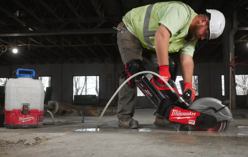 Aku rozbrušovací pila Milwaukee MX FUEL MXF COS350G2-802 (350 mm), ONE-KEY, 2x aku MXF XC608 + MXF SC + HUDD 350mm + taška 4933480480