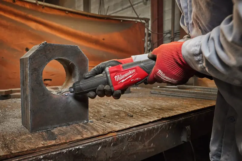 Aku přímá bruska Milwaukee M18 FDGROVB-502X, pro stopkové nástroje 6 a 8 mm, 2x Aku (18V, 5,0 Ah), 4933480956 (MI4933480956)