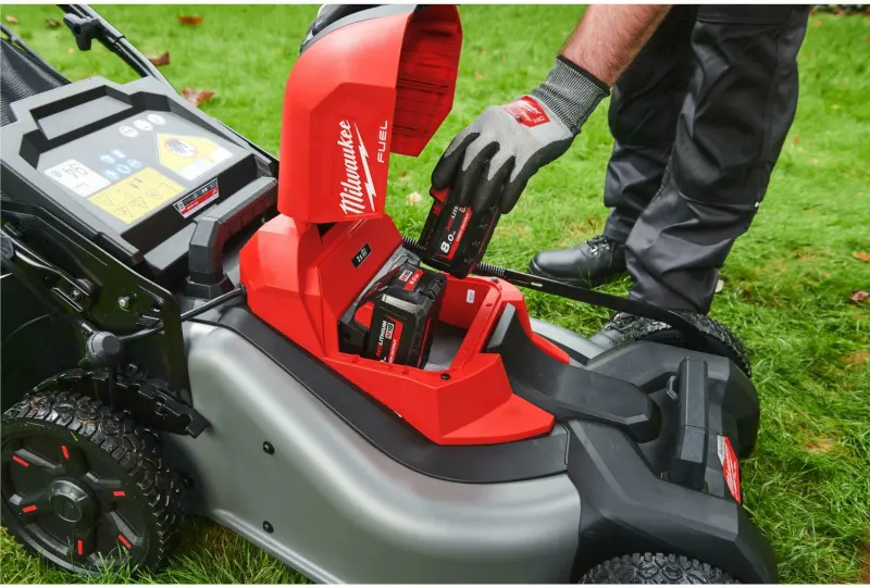 190407-aku-sekacka-na-travu-milwaukee-m18-f2lm46-3