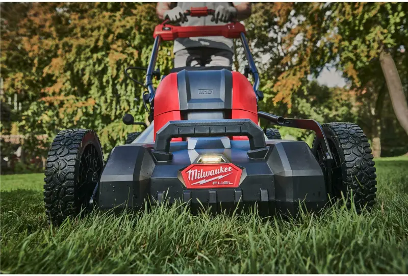 190407-aku-sekacka-na-travu-milwaukee-m18-f2lm46-7