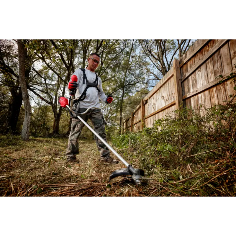 Aku strunová sekačka na trávu/křovinořez Milwaukee M18 FBCU-802, strunový vyžínač/nůž, zádový popruh, 2x Aku M18 HB8 + nabíječka M18 FC, 4933492298 (MI493349229