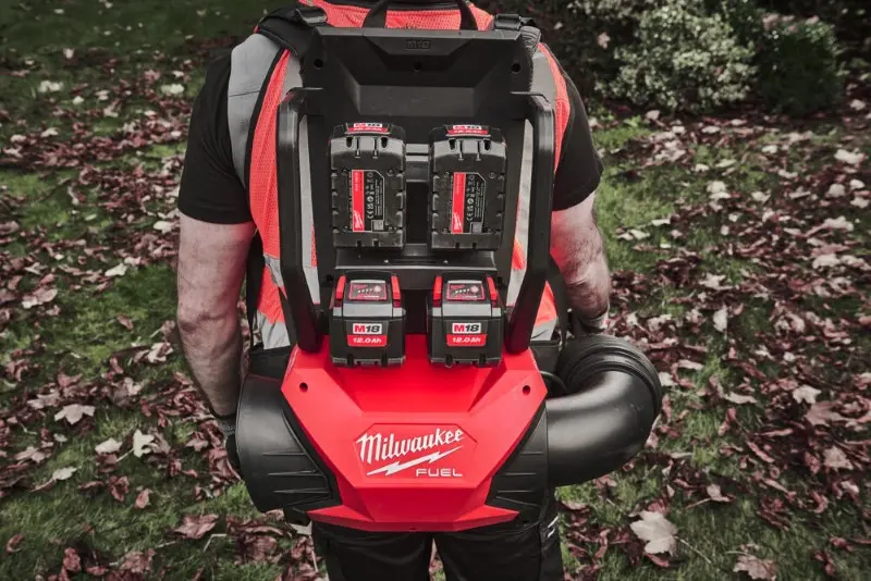 Aku fukar Milwaukee M18 F2BPB-124, fukar k zavěšní na záda, 4x Aku M18 HB12 + nabíječka M18 PC6, 4933493213 (MI4933493213)