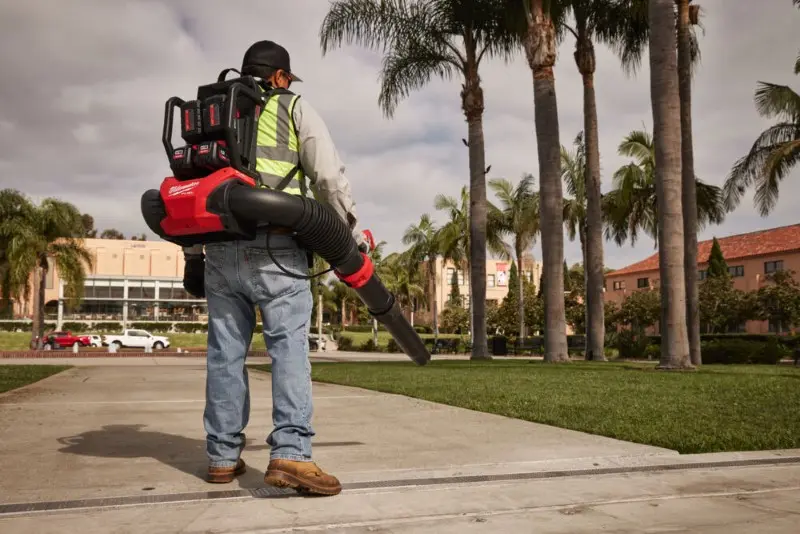 Aku fukar Milwaukee M18 F2BPB-124, fukar k zavěšní na záda, 4x Aku M18 HB12 + nabíječka M18 PC6, 4933493213 (MI4933493213)