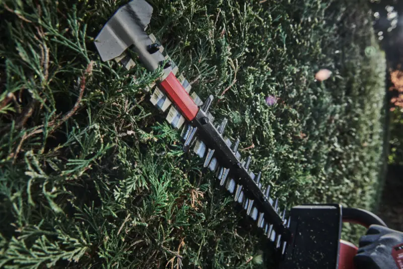 Aku nůžky/plotostřih na živý plot Milwaukee M18 FHET60-0, lišta 60 cm, bez Aku, 4933493290 (MI4933493290)