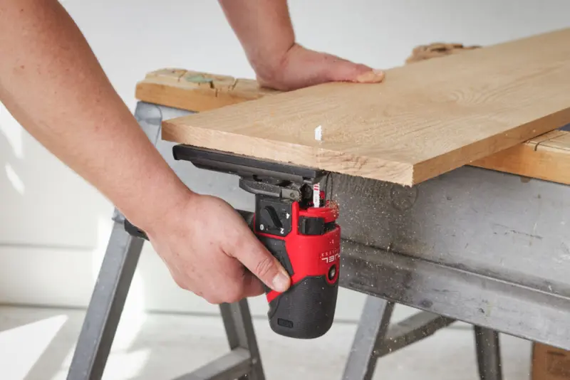 Aku přímočará pila Milwaukee M12 FJS-422X (4,0 + 2,0 Ah) (MI4933493348)