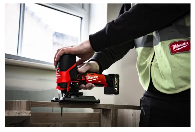 Aku přímočará pila Milwaukee M12 FJS-422X (4,0 + 2,0 Ah) (MI4933493348)