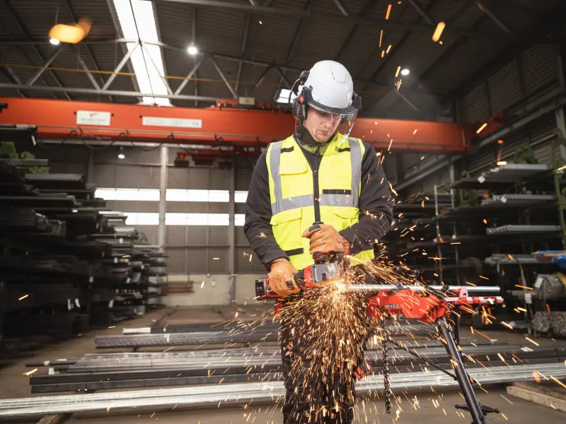 Aku úhlová bruska Milwaukee 125 mm M18 FHSAGO125VXPDB2-802X s variabilními otáčkami a ONE-KEY™ (8,0 Ah) 4933493420 (MI4933493420)