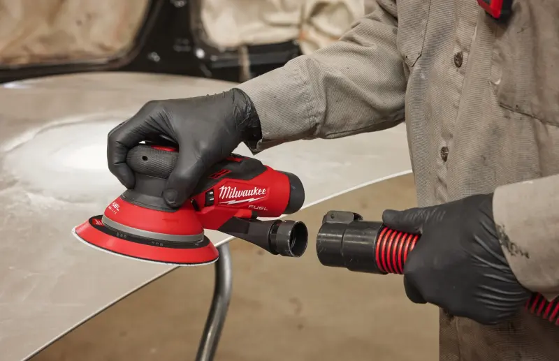 Aku excentrická vibrační 150 mm bruska Milwaukee M12 FROS2.5-502X, 2x aku M12 HB5 + M12 C12 C + Kufr, 4933493648