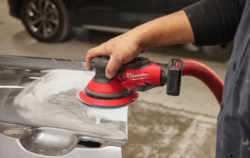 Aku excentrická vibrační 150 mm bruska Milwaukee M12 FROS2.5-502X, 2x aku M12 HB5 + M12 C12 C + Kufr, 4933493648