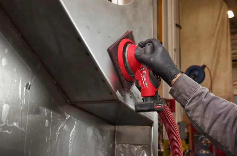 Aku excentrická vibrační 150 mm bruska Milwaukee M12 FROS2.5-502X, 2x aku M12 HB5 + M12 C12 C + Kufr, 4933493648