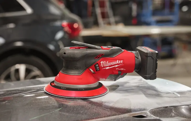 Aku excentrická vibrační 150 mm bruska Milwaukee M12 FROS2.5-502X, 2x aku M12 HB5 + M12 C12 C + Kufr, 4933493648