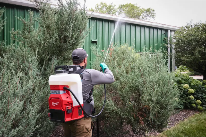 192282-aku-postrikovac-milwaukee-m18-bbpfp2-switch-tank-gen2-rozprasovac-01-13