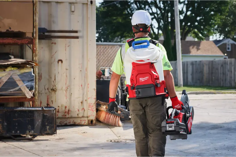 192286-aku-postrikovac-milwaukee-m18-bbpfp2-switch-tank-gen2-rozprasovac-01-18