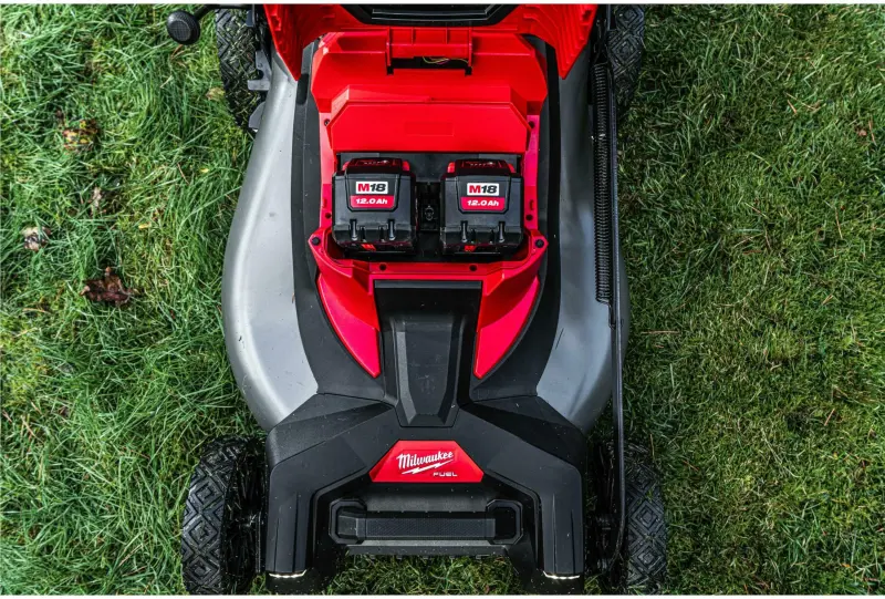 192353-milwaukee-m18-f2lm53-sekacka-na-travu-28