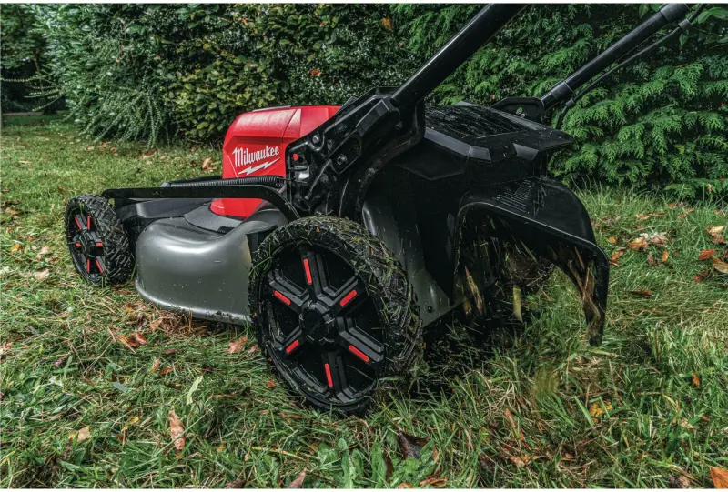 192353-milwaukee-m18-f2lm53-sekacka-na-travu-33