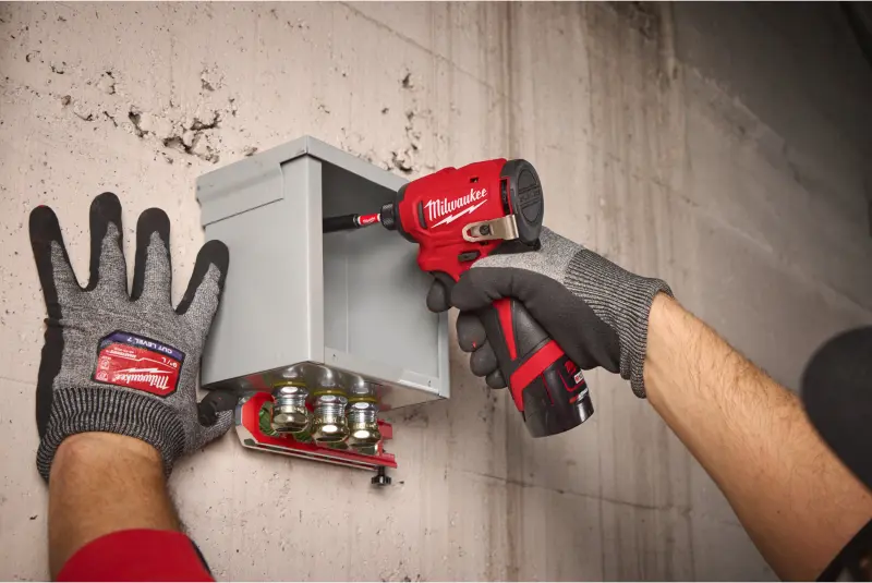 192529-aku-razovy-sroubovak-1-4hex-milwaukee-m12-blidrc-202c-4933499690-10