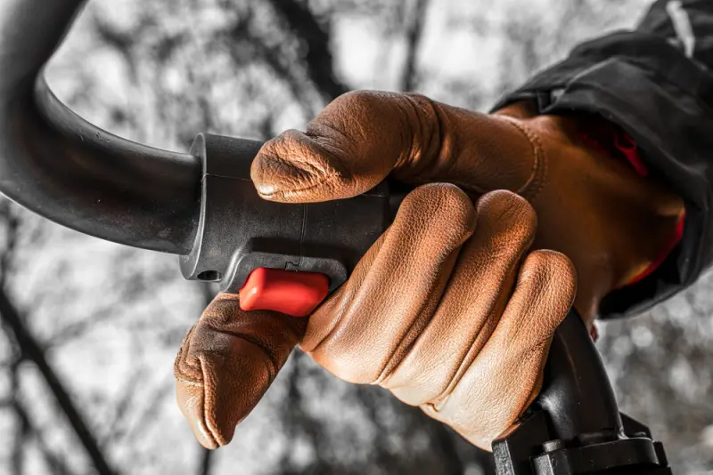 193609-4933471851-mxf-lsdp-301-feat-11