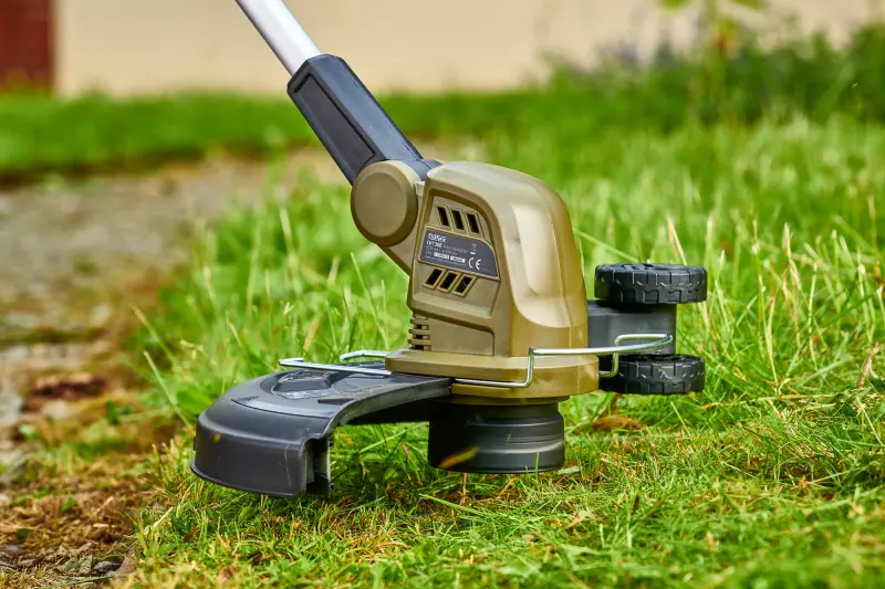 201679-narex-na65406397-sekacka-na-travu-aku-vyzinac-narex-011