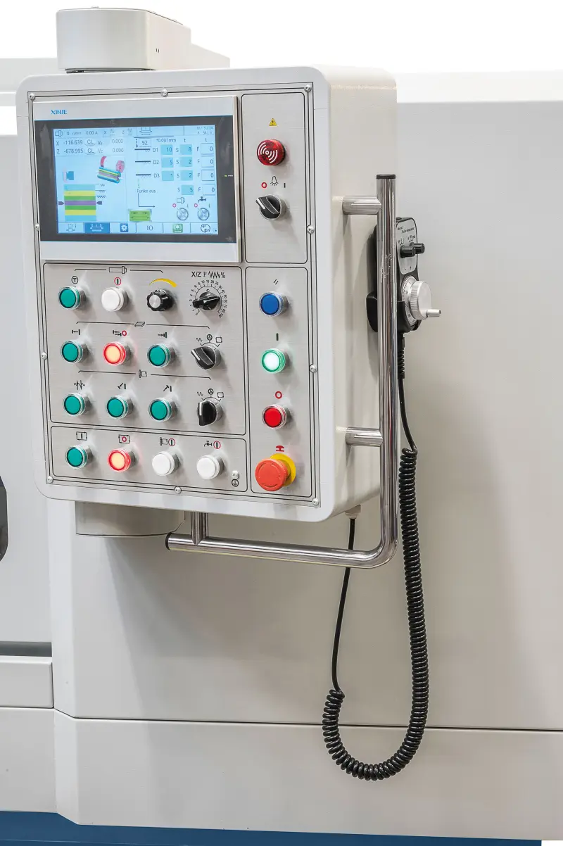 21817-urs-32100-plc-detail-bedienpult