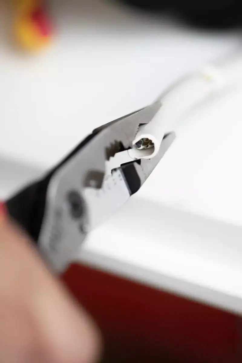 Multifunkční kleště Wiha MULTI 8V1 Industrial electric 45490 (WIHA45490)