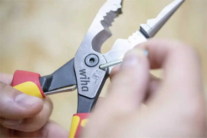 Multifunkční kleště Wiha MULTI 8V1 Industrial electric 45490 (WIHA45490)