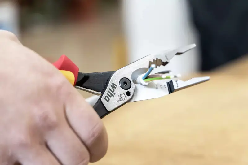 Multifunkční kleště Wiha MULTI 8V1 Industrial electric 45490 (WIHA45490)