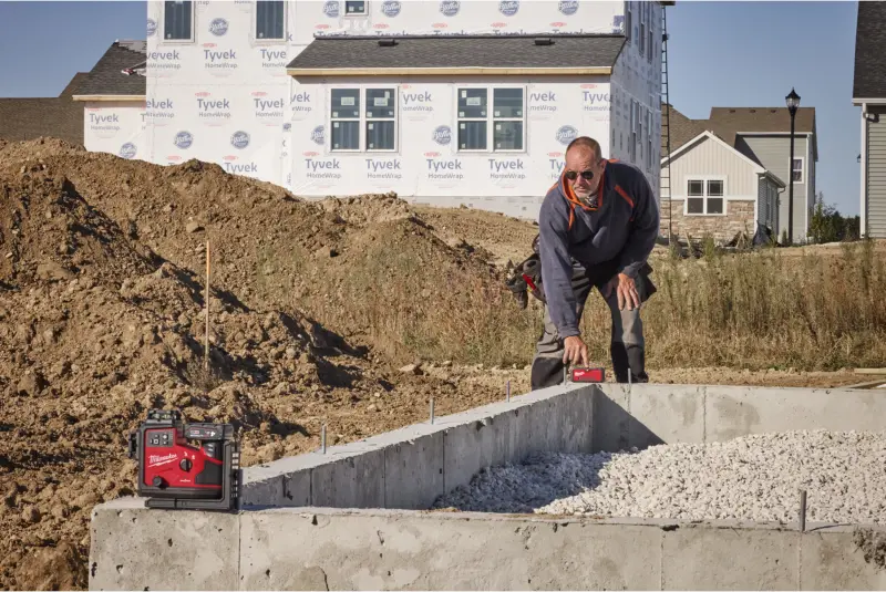 Aku zelený laser Milwaukee M12 A3PLO-0C, ONE-KEY, 360° 3 roviny, bez aku, s kufrem, 4933499001