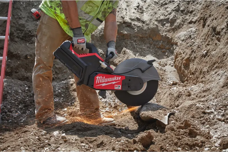 Aku rozbrušovací pila Milwaukee MX FUEL MXF COS350G2FC-802 (350 mm), ONE-KEY, 2x aku MXF XC608 + MXF FC + HUDD 350mm + taška, 4933499772