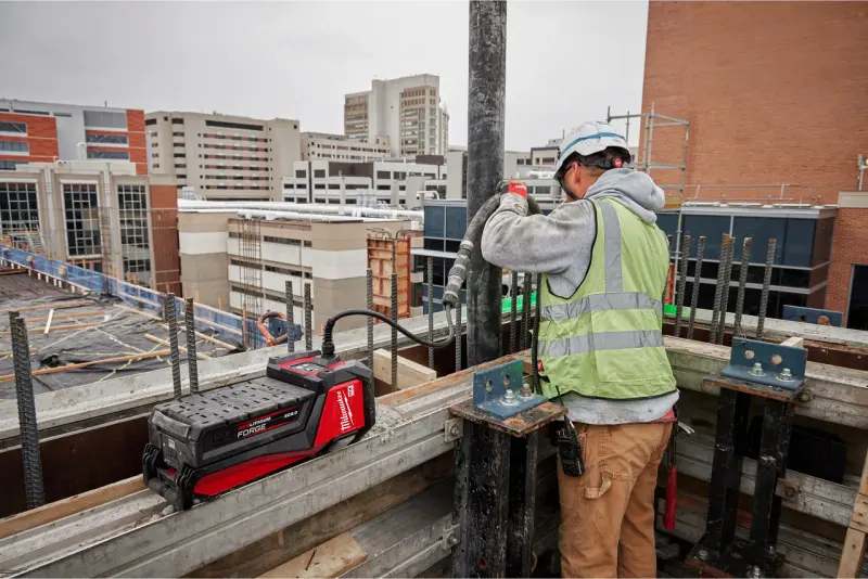 Aku ponorný vibrátor do betonu Milwaukee MX FUEL MXF CVHF-0, ONE-KEY, bez aku, 4933498132