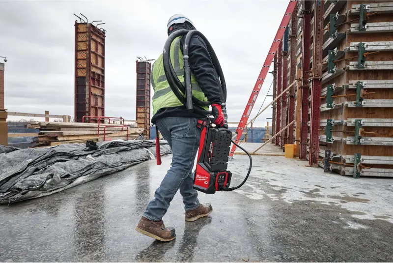 Aku ponorný vibrátor do betonu Milwaukee MX FUEL MXF CVHF-0, ONE-KEY, bez aku, 4933498132