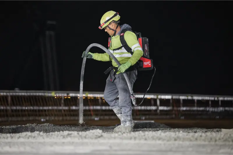 Aku ponorný vibrátor do betonu Milwaukee MX FUEL MXF CVHF-0, ONE-KEY, bez aku, 4933498132