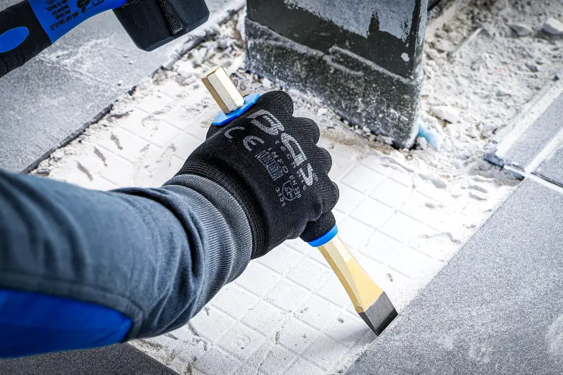 Sada šroubů / středových šroubů / plochých sekáčů s ochranou rukou 13 ks.