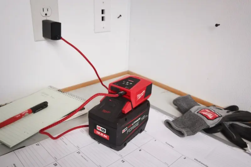 M18TC-0 M18 TOP-OFF MINI CHARGER IN2, MI4932499165