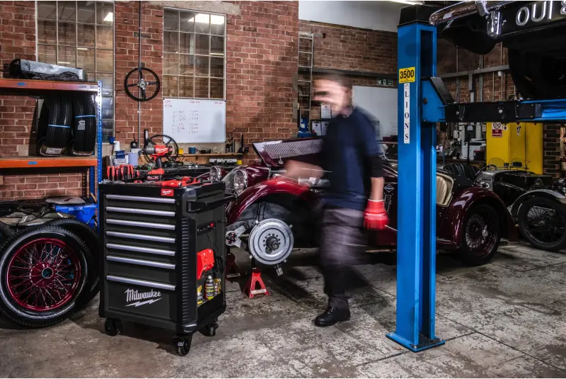 SRC30/7-2 OCELOVÁ SKŘÍŇ NA KOLÍŠKÁCH ŠEDÁ, MI4932500742