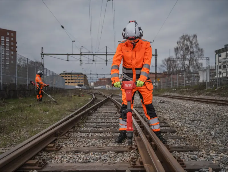 Aku železniční rázový utahovák 1″ Milwaukee M18 FHIWF1R-122C s pojistným kroužkem, 2x aku M18 FB12 + M12-18 FC, (MI4933499201)