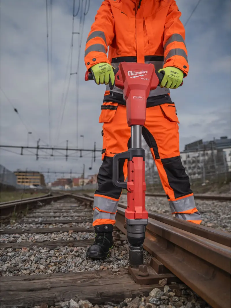 Aku železniční rázový utahovák 1″ Milwaukee M18 FHIWF1R-122C s pojistným kroužkem, 2x aku M18 FB12 + M12-18 FC, (MI4933499201)