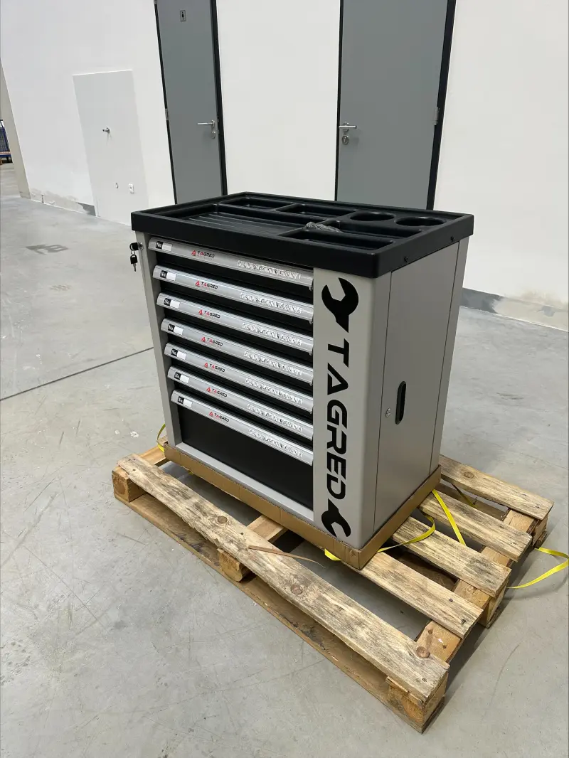 Montážní vozík TAGRED TA212 - výprodej. 7 zásuvek. Vybaveno 251 díly nářadí (TA55TA212)