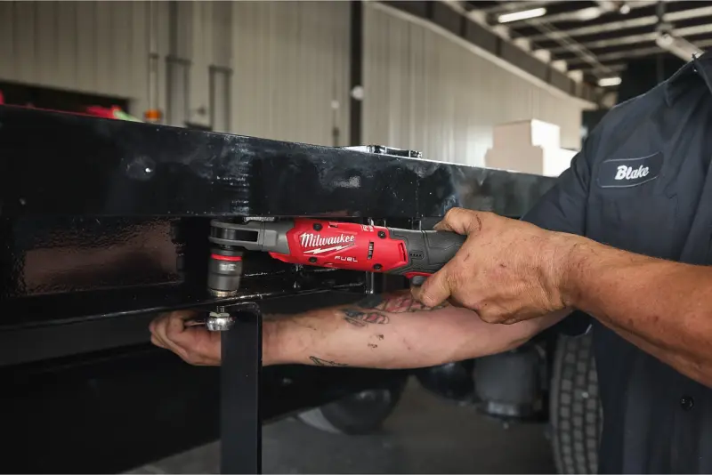 Aku 1/2" ráčnový utahovák Milwaukee M12 FIR12G2-252B, 2x aku M12 HB2.5 + C12 C + taška, 4933498940