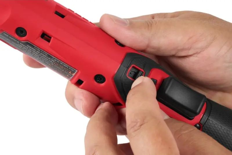 Aku 1/2" ráčnový utahovák Milwaukee M12 FIR12G2-252B, 2x aku M12 HB2.5 + C12 C + taška, 4933498940