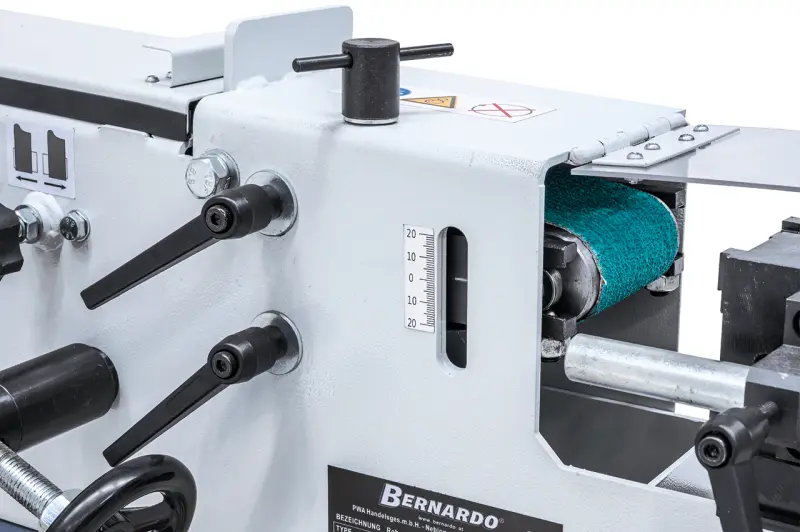 Výškové nastavení brusného válce pro broušení mimo střed