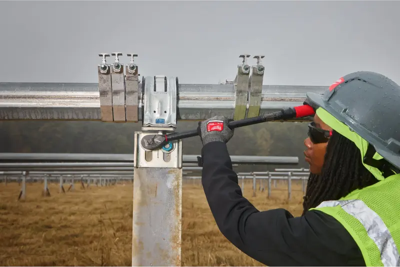 Momentový klíč s ráčnou a čtyřhranem 1/4" Milwaukee 5-25NM, 4932500823