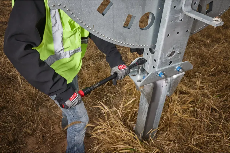 Momentový klíč s ráčnou a čtyřhranem 3/8" Milwaukee 20-100NM, 4932500824