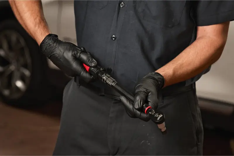 Momentový klíč s ráčnou a čtyřhranem 1/2" Milwaukee 40-200NM, 4932500825