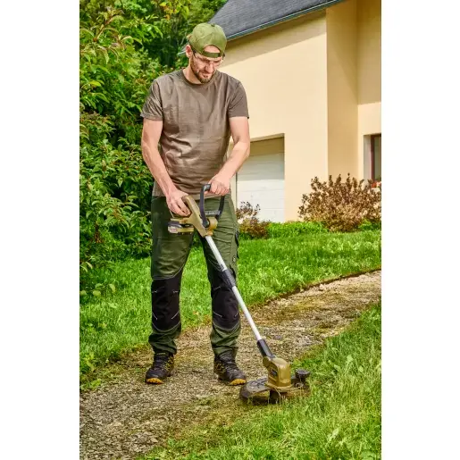 Aku strunová sekačka na trávu Narex 65406737 Camouflage CVT 300 2BN (2,0 Ah) (NA65406737)