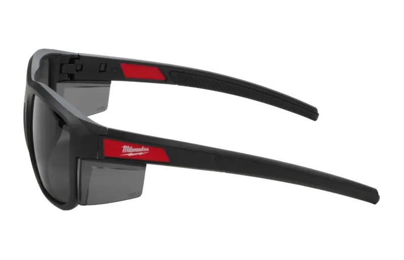 Celoobrubové ochranné brýle Milwaukee, funkční - zatmavené, odolné proti poškrábání, 1 ks, 4932500719