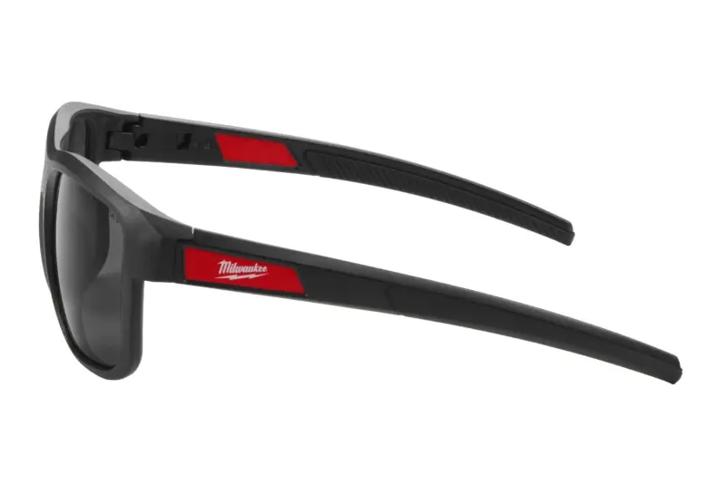 Celoobrubové ochranné brýle Milwaukee, funkční - zatmavené, odolné proti poškrábání, 1 ks, 4932500719