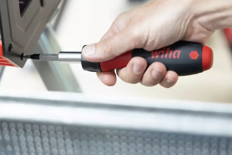 Wiha 47169 Ráčnový šroubovák s rukojetí Wiha SoftFinish® 1/4". Typ 2813 (WIHA47169)