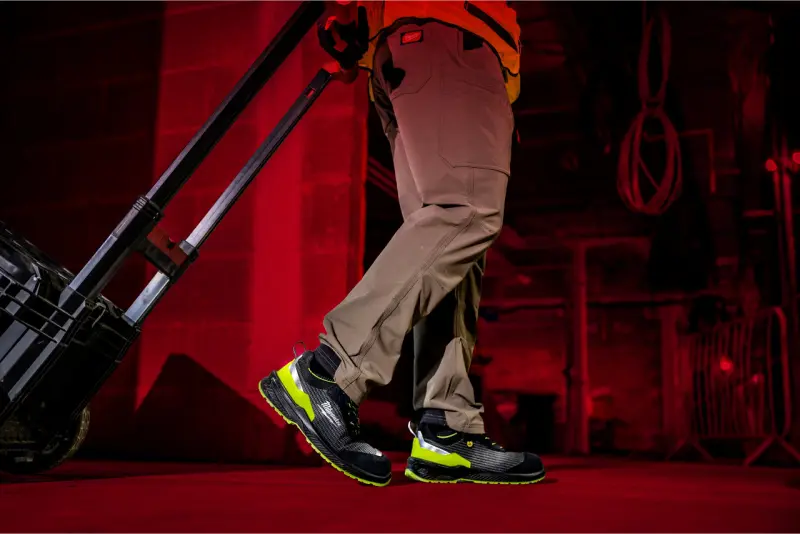Bezpečnostní obuv Milwaukee FLEXTRED s vysokou viditelností, textilní svršek, FXT S1PS Yellow 1L515155 SC FO SR ESD, žlutá barva (vel.40), 4932501458