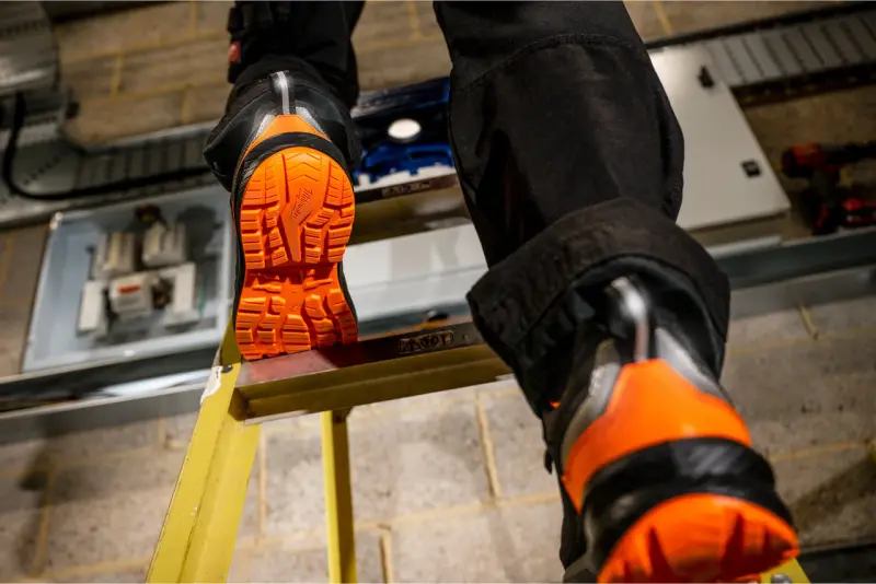 Bezpečnostní obuv Milwaukee FLEXTRED s vysokou viditelností, textilní svršek, FXT S1PS Orange 1L919199 SC FO SR ESD, oranžová barva (vel.45), 4932501567